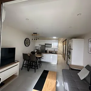  Appartement T2 La Bergerie Vue 50 M De La France