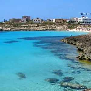 *** Hotel Il Faro Della Guitgia Tommasino Italia
