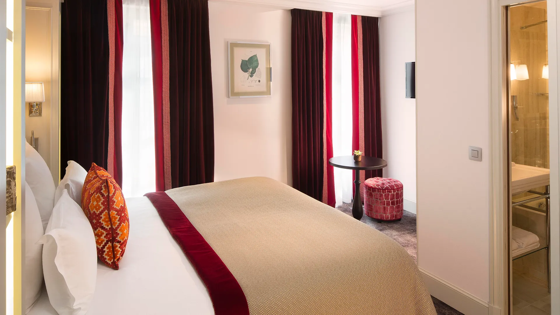 ****  Hotel Monge Paris France